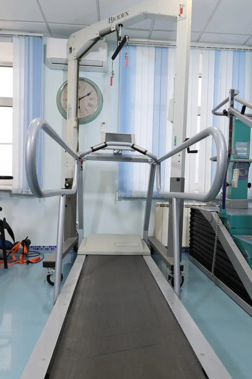 Медицинская дорожка с возможностью разгрузки веса-BioDex | Клинический Институт Мозга